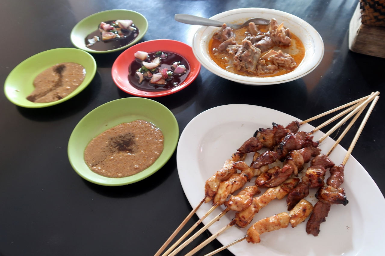 Sate Hadori | 6 Wisata Kuliner Bandung Malam Hari Paling Populer, Tak Boleh Dilewatkan